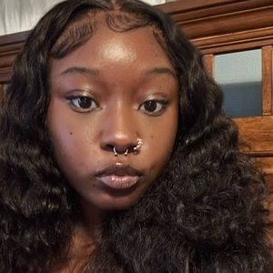 Meet your Posher, Russeyuna